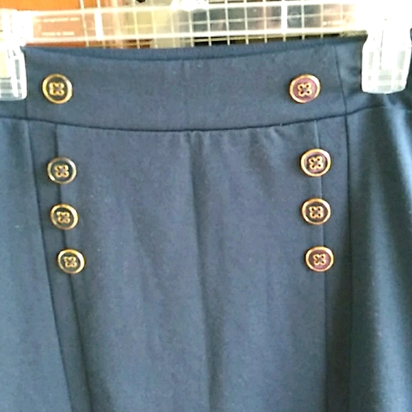 Banana Republic navy skirt - Picture 2 of 8